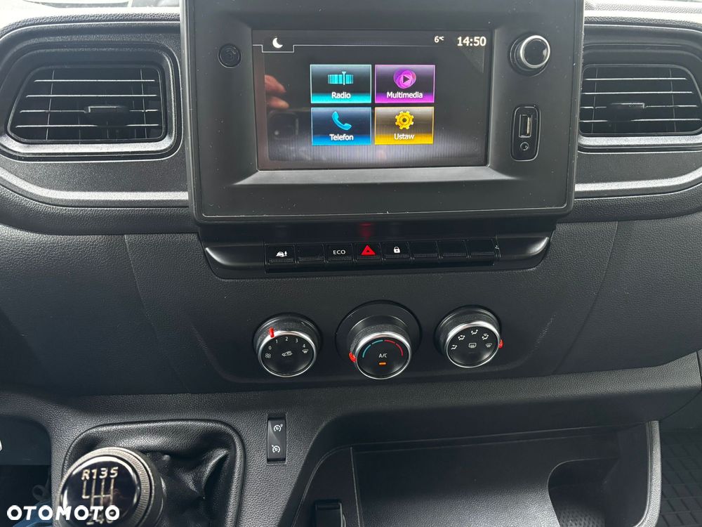 Renault Master Blaszak - 12