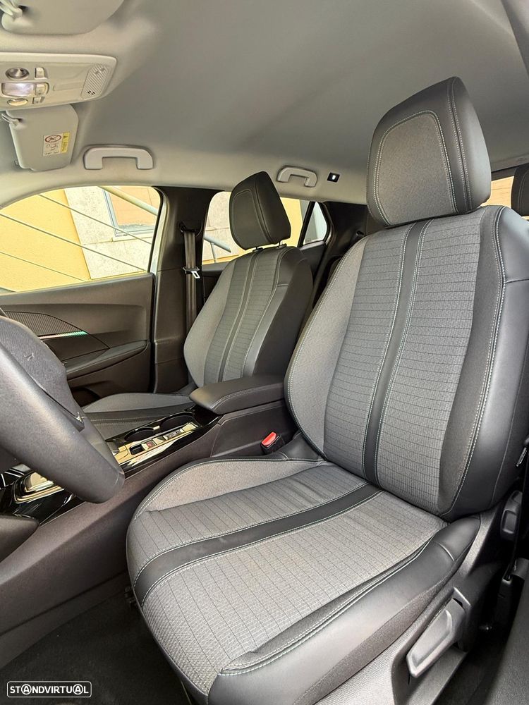 Peugeot 2008 PureTech 130 EAT8 Allure Pack - 24