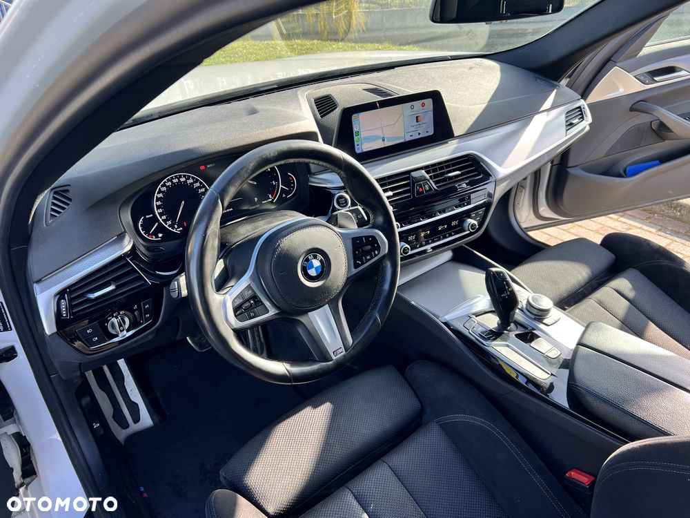 BMW Seria 5 520d M Sport - 12