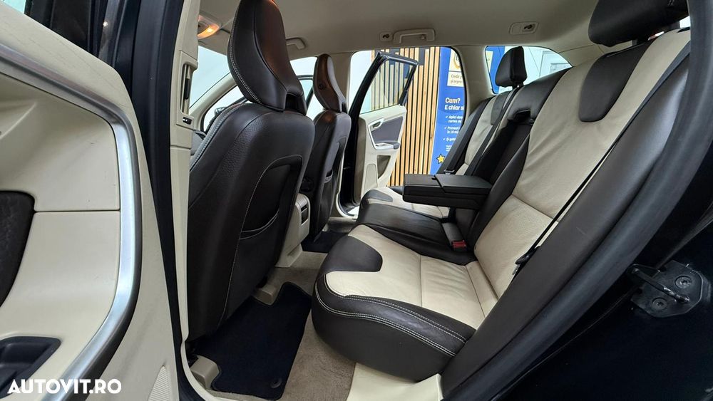 Volvo XC 60 D3 Aut. Summum - 9