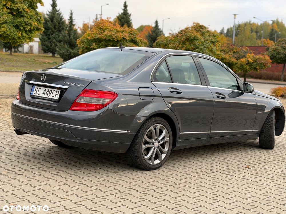 Mercedes-Benz C-Class 2009 photo 3