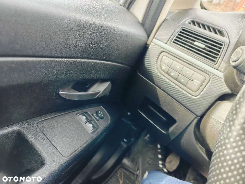 Fiat Grande Punto 1.4 8V Emotion - 24