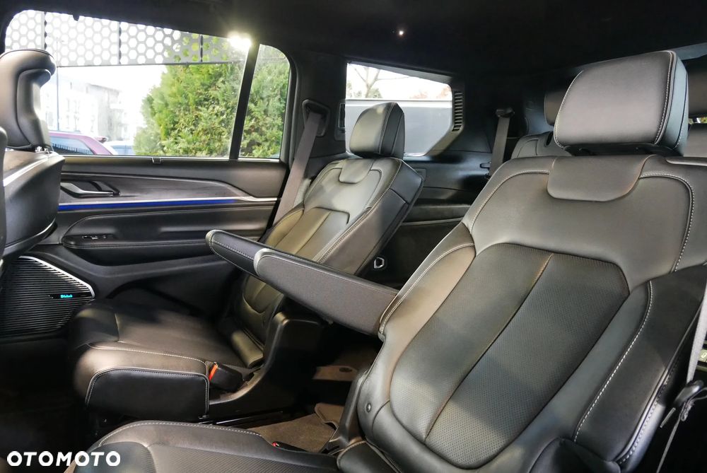 Jeep Grand Cherokee - 14