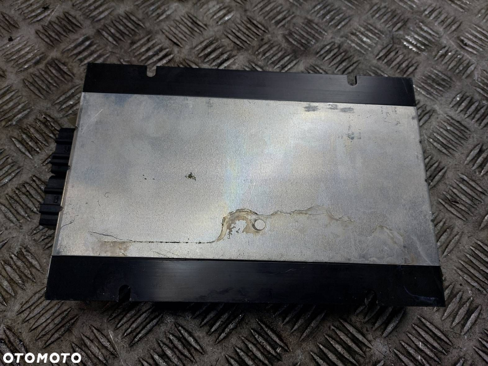WZMACNIACZ AUDIO VW JETTA V 1K6035456 - 5