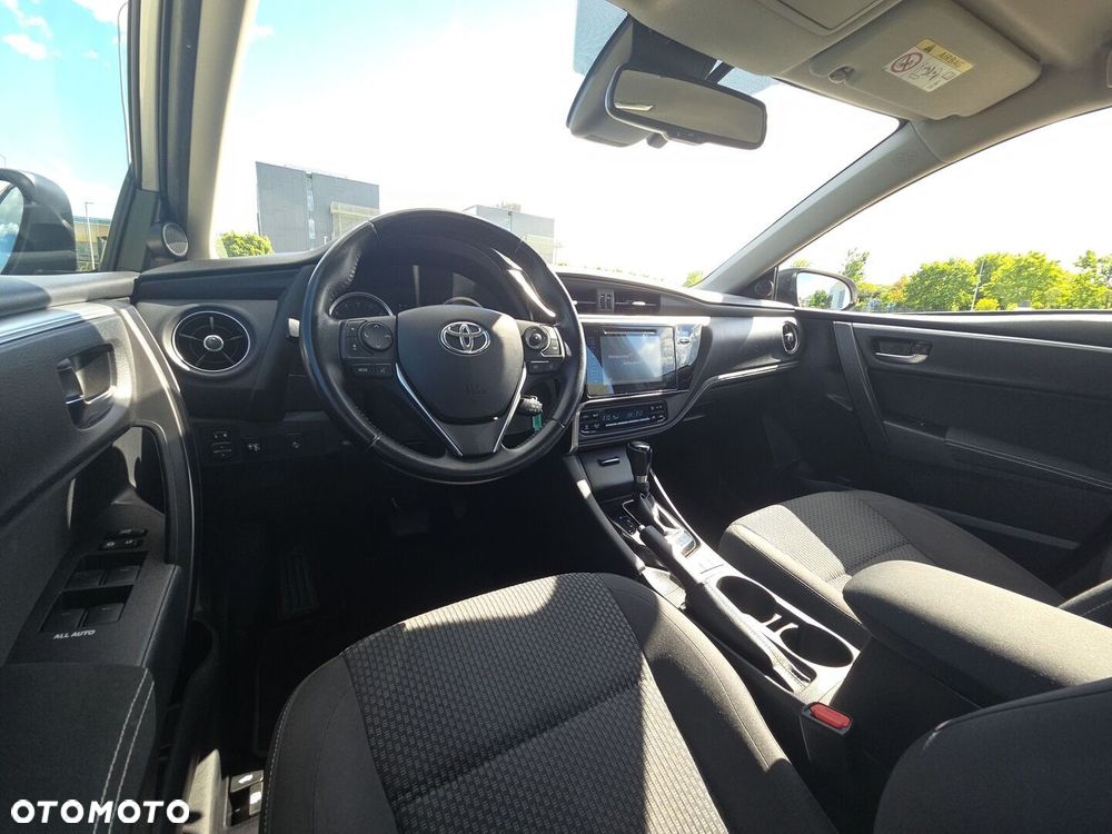 Toyota Corolla - 13