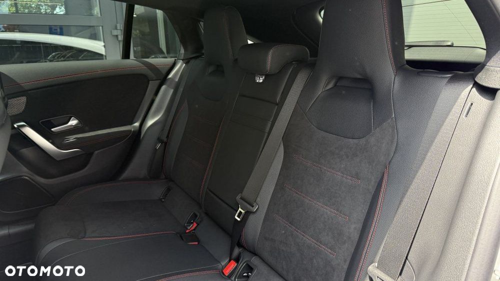 Mercedes-Benz CLA 200 AMG Line 7G-DCT - 11