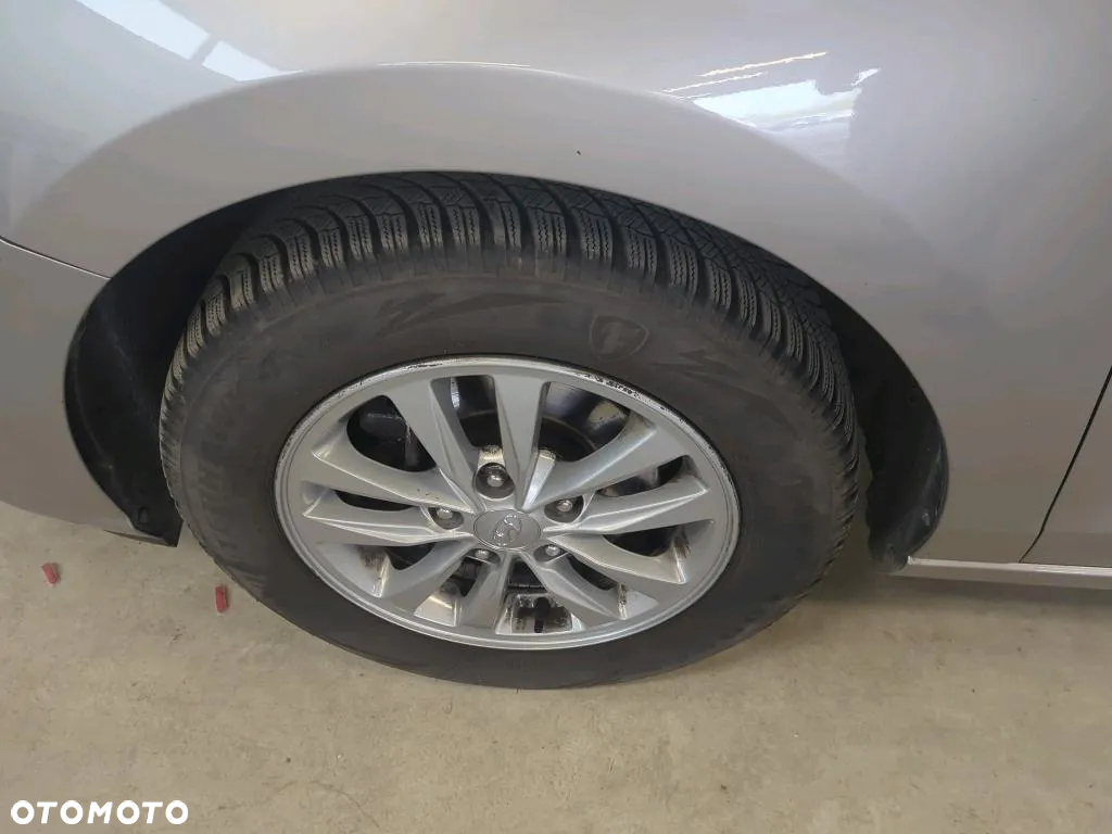 Hyundai i30 1.5 DPI Classic + - 5