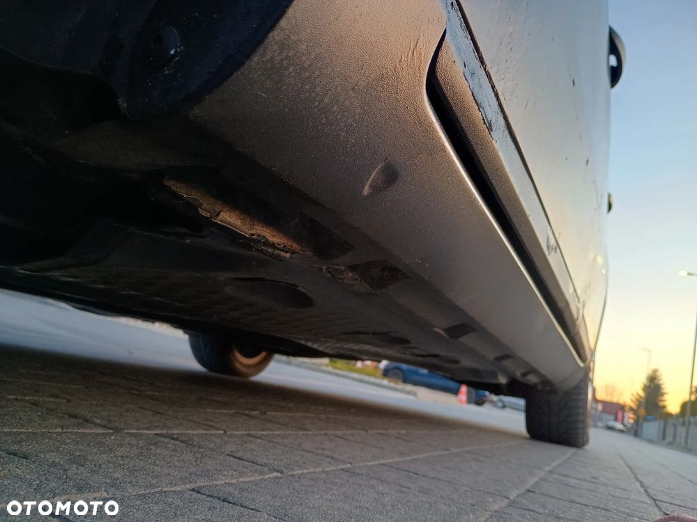 Volkswagen Passat 1.9 TDI Comfortline - 13