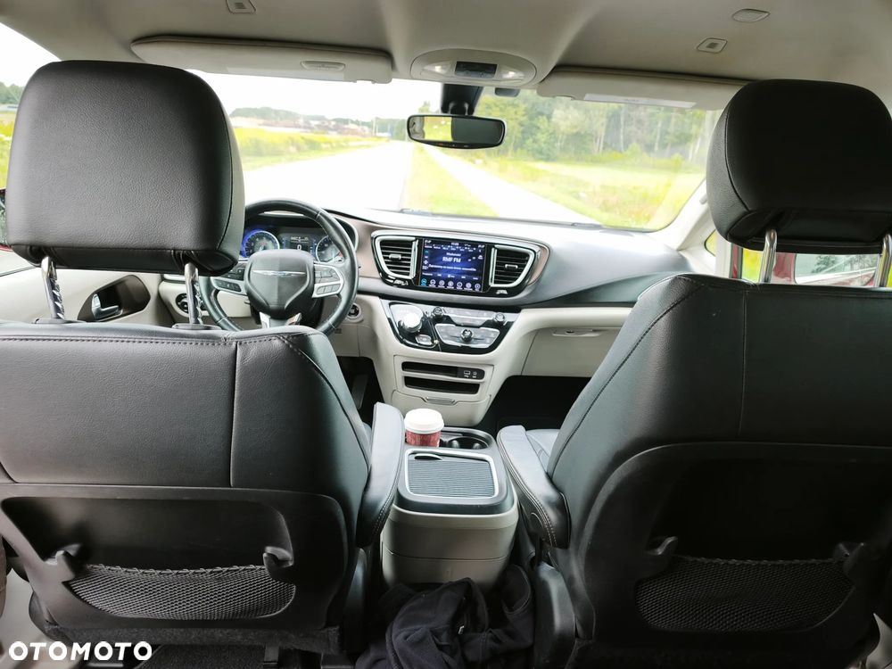 Chrysler Pacifica - 25