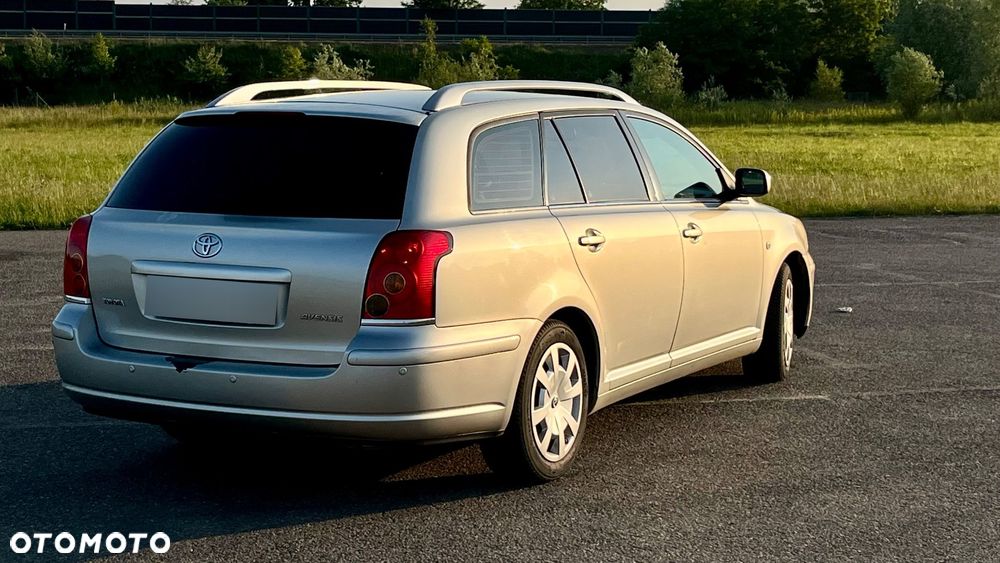 Toyota Avensis 1.8 VVT-i Sol - 12