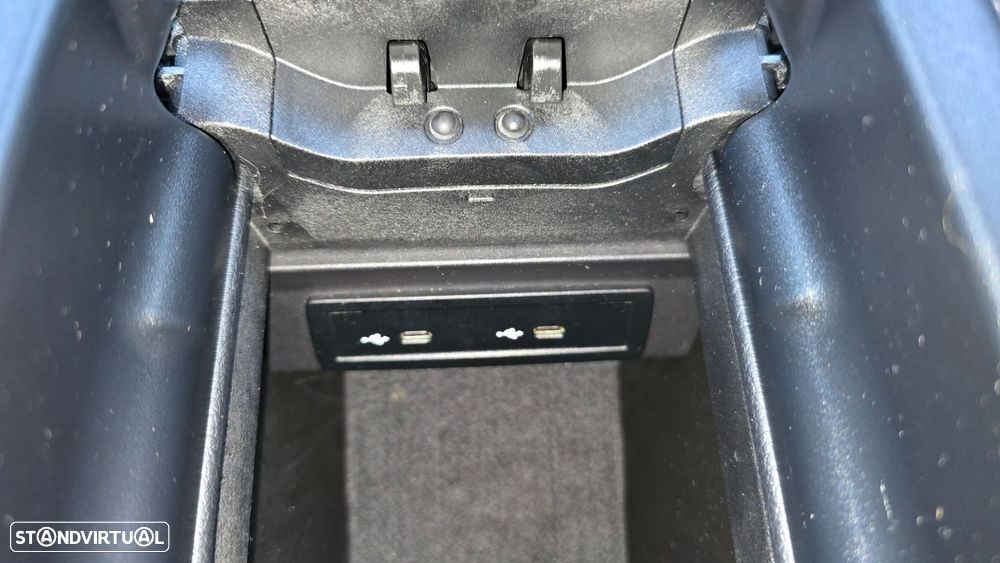 Mercedes-Benz CLA 250 - 53