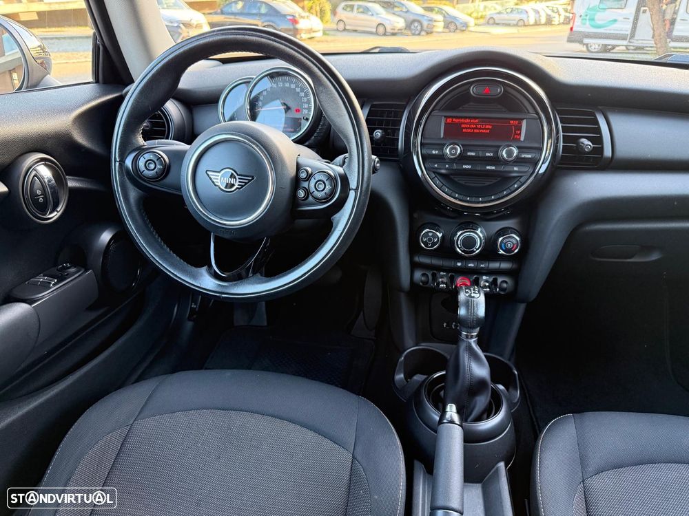 MINI 3 Portas One Auto - 18