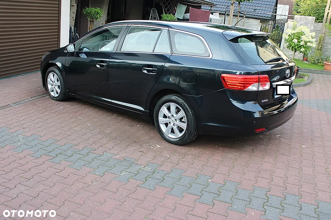 Toyota Avensis 2.0 D-4D Premium - 7