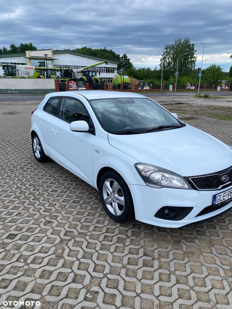 Kia Ceed - 13