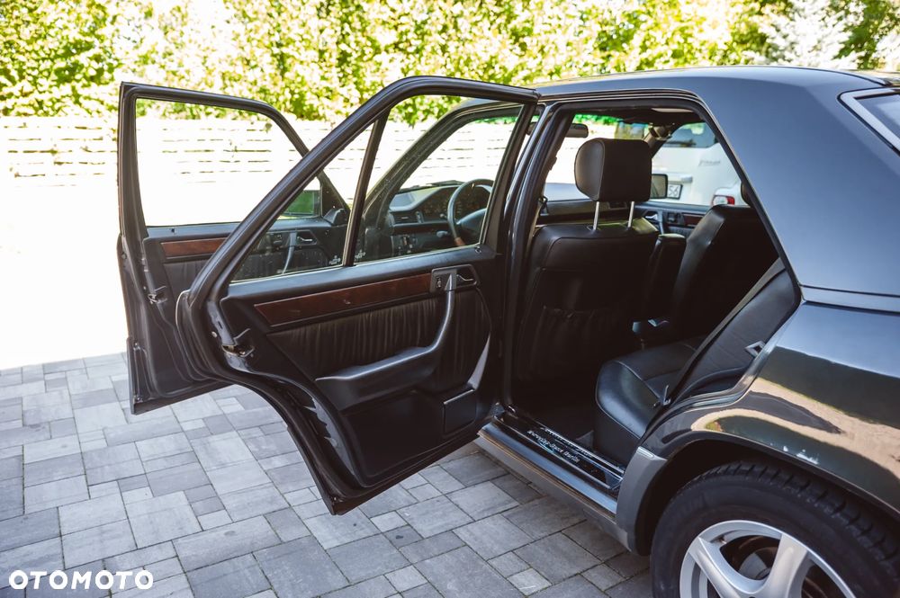 Mercedes-Benz Klasa E - 16