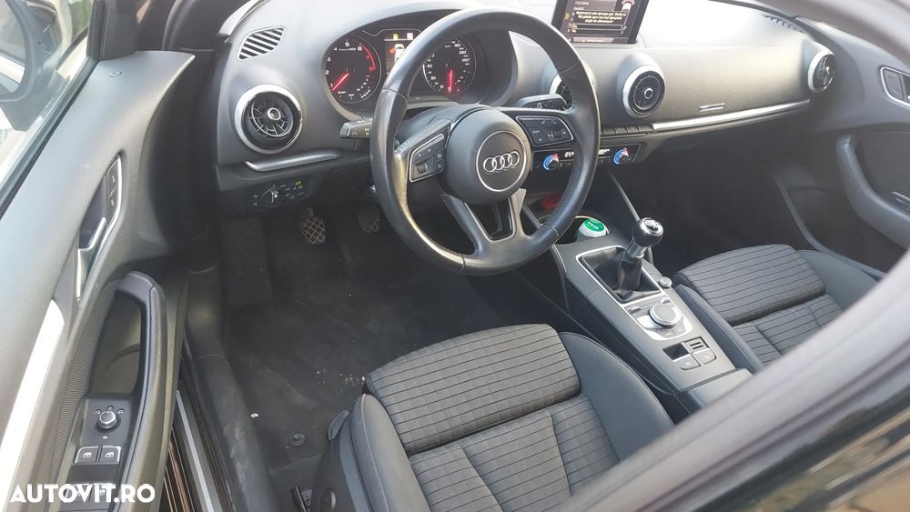 Audi A3 ack 1.5 35 TFSI Basic - 12