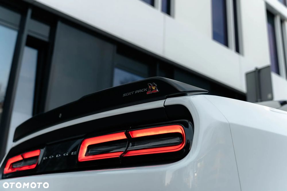 Dodge Challenger 6.4 Scat Pack - 23