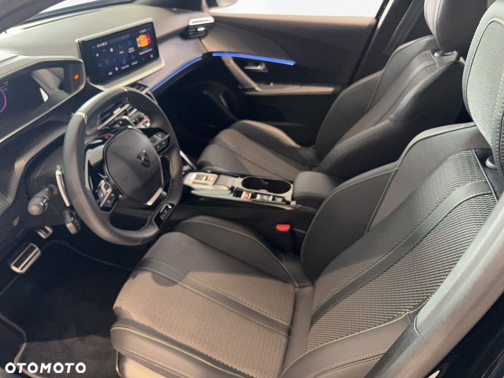 Peugeot 2008 - 11