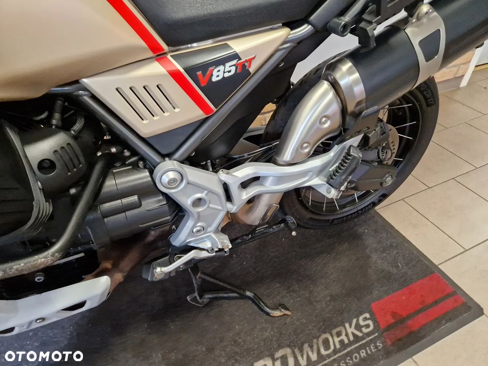 Moto Guzzi V85 - 15