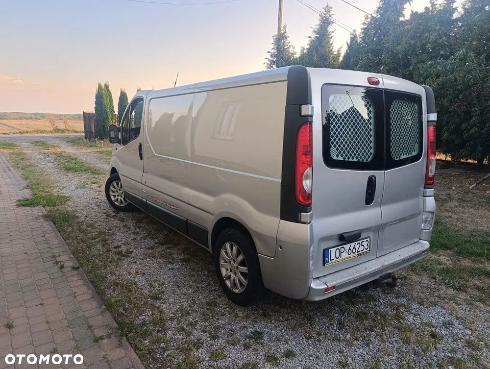 Opel Vivaro - 10