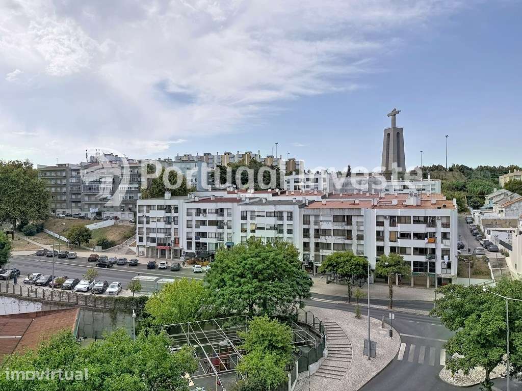 Apartamento de 5 Assoalhadas Totalmente Remodelado com Arrecadação ... - Grande imagem: 4/38