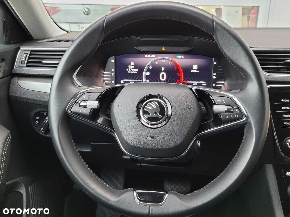 Skoda Superb 2.0 TDI SCR Style DSG - 8