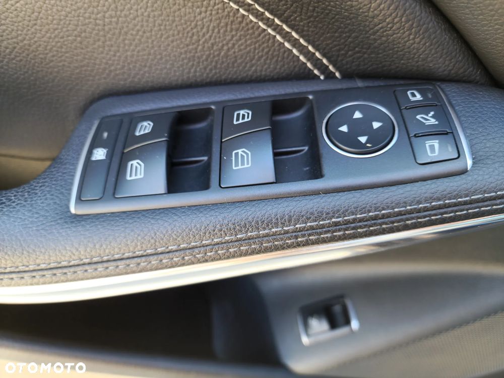 Mercedes-Benz CLA 180 7G-DCT - 26
