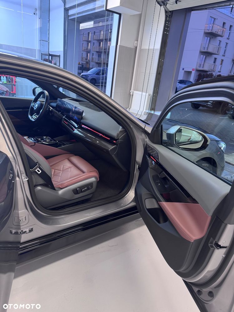 BMW Seria 5 520d xDrive mHEV M Sport Edition - 14