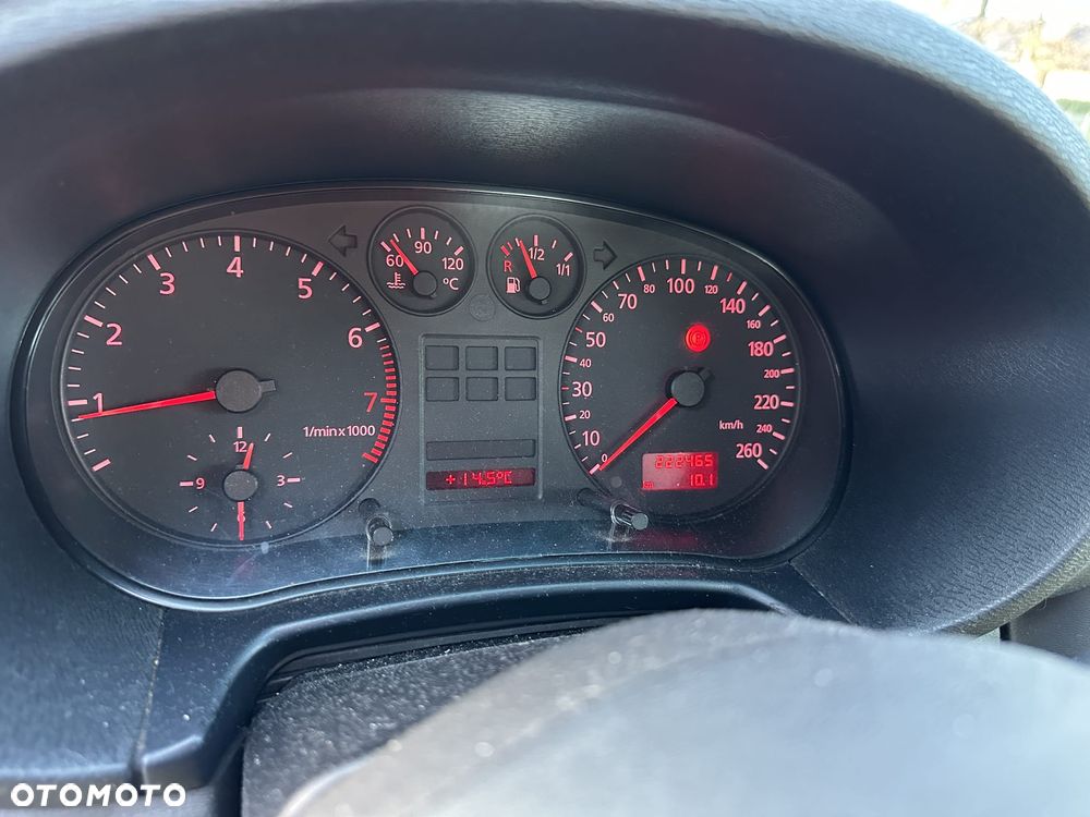Audi A3 3-drzwiowe 1.6 Ambiente - 10