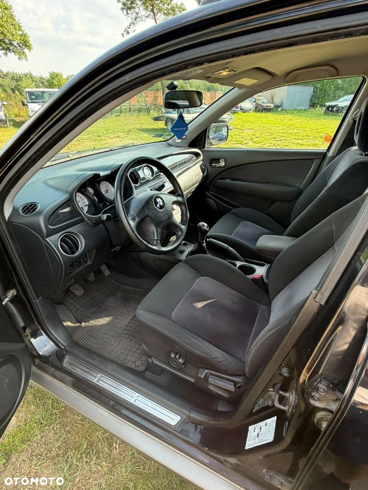 Mitsubishi Outlander - 5