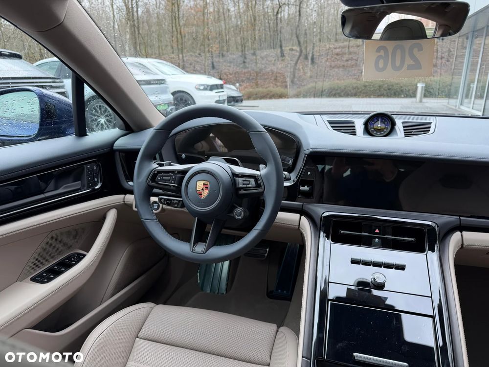 Porsche Panamera - 21
