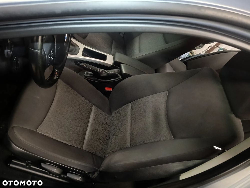 BMW Seria 3 318d DPF - 27