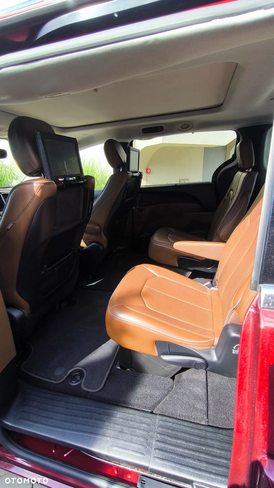 Chrysler Pacifica - 10