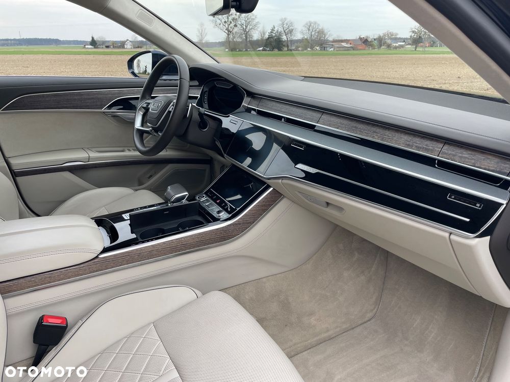 Audi A8 L 60 TFSI mHEV Quattro Tiptr - 24