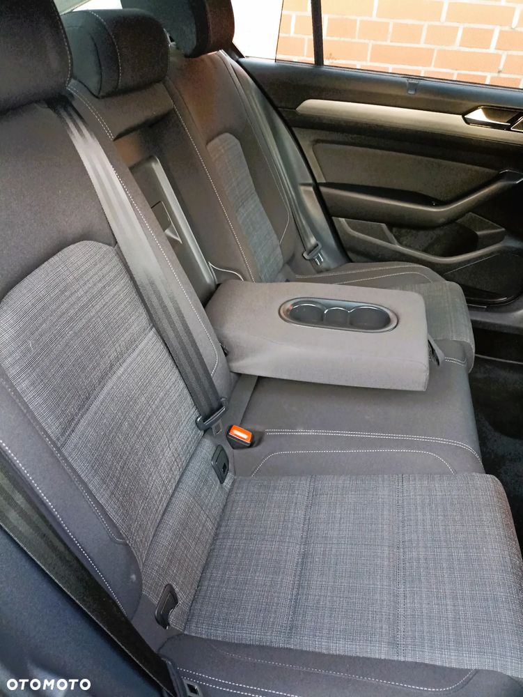 Volkswagen Passat 2.0 TDI EVO Business - 13
