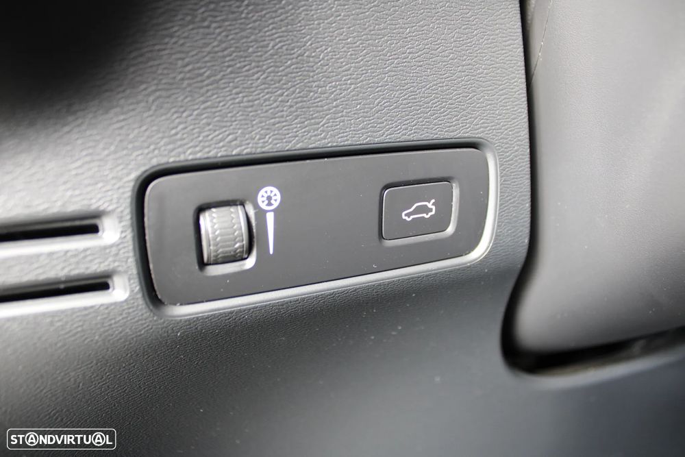 Volvo XC 40 1.5 T2 Plus Dark Auto - 18