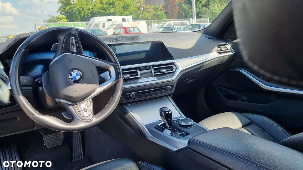 BMW Seria 3 320d Luxury Line Purity sport - 36