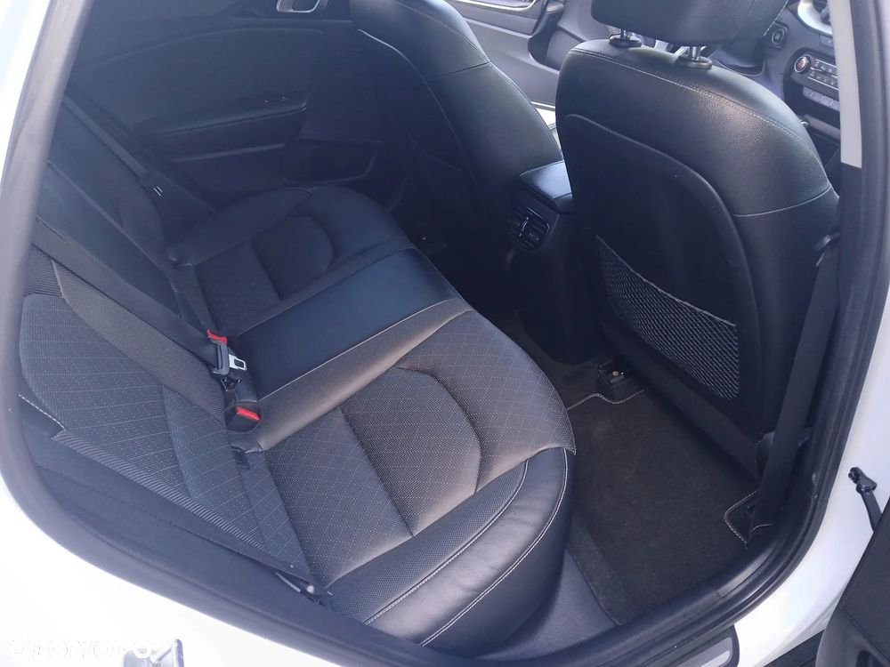 Kia XCeed - 30