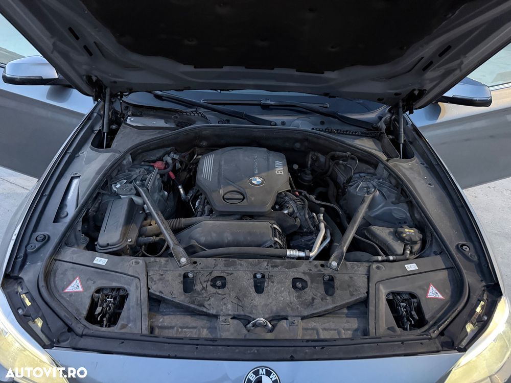 BMW Seria 5 518d Aut. - 33