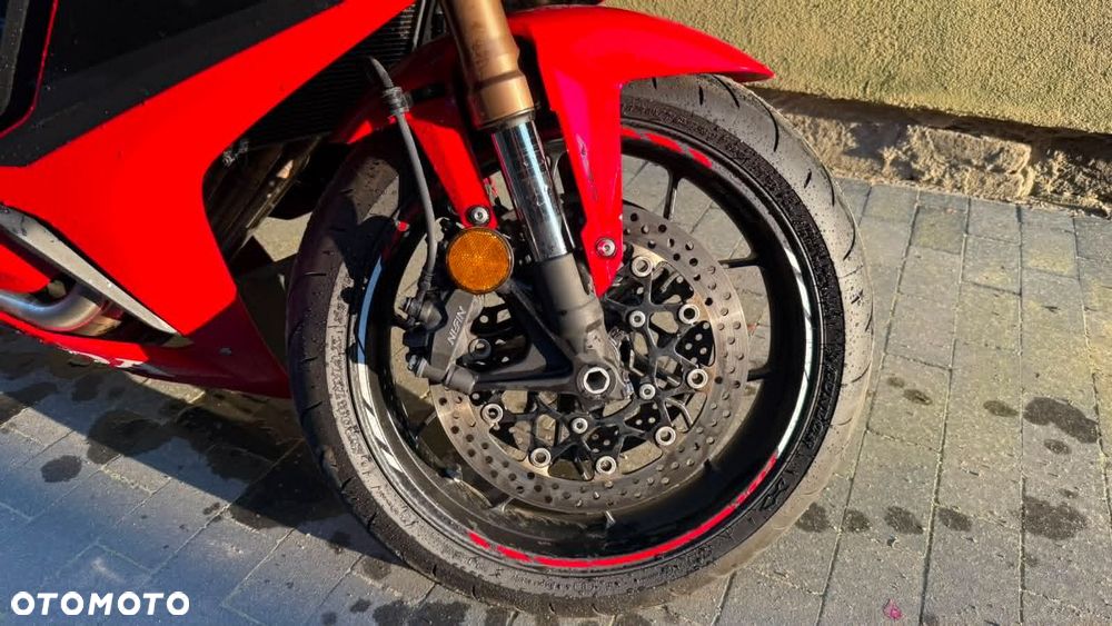 Honda CBR - 4