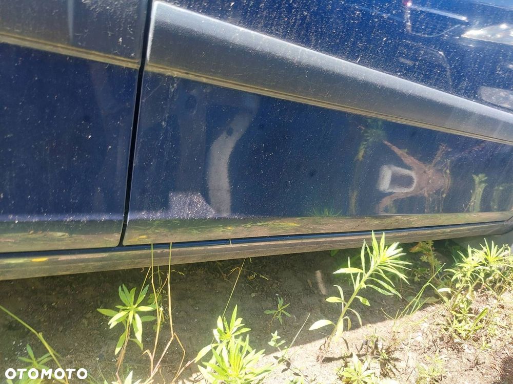 DRZWI KOMPLETNE PRAWY PRZÓD SKODA FABIA II 9462 - 3