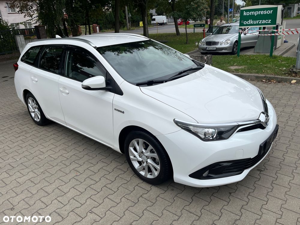 Toyota Auris Hybrid 135 Prestige - 5