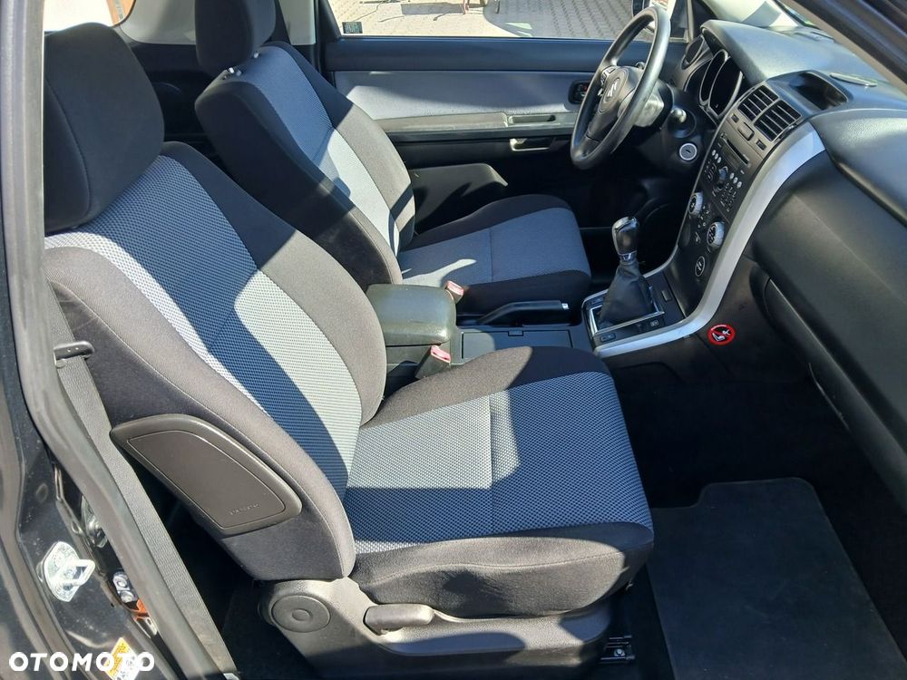 Suzuki Grand Vitara 1.6 - 12