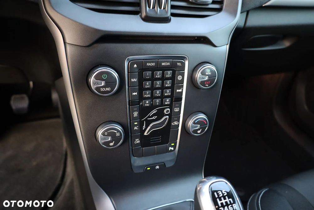 Volvo V40 T2 Linje Svart - 12