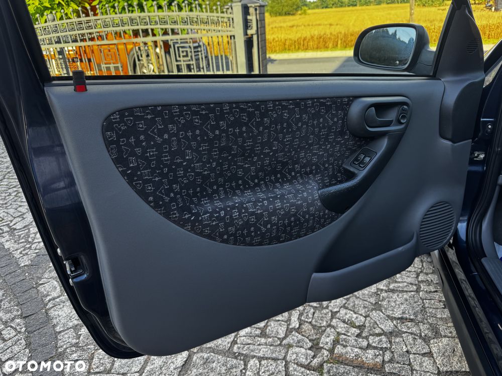 Opel Corsa 1.2 16V Comfort - 30