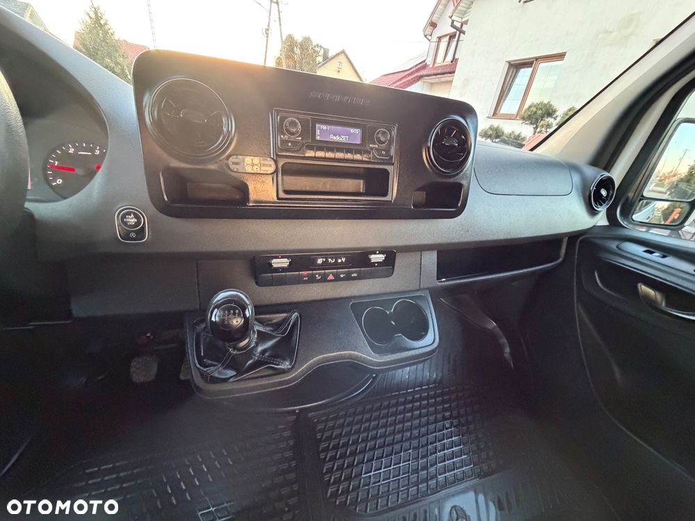 Mercedes-Benz Sprinter - 8