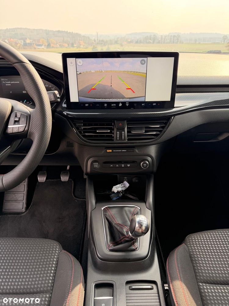 Ford Focus 1.0 EcoBoost Hybrid ST-LINE - 14