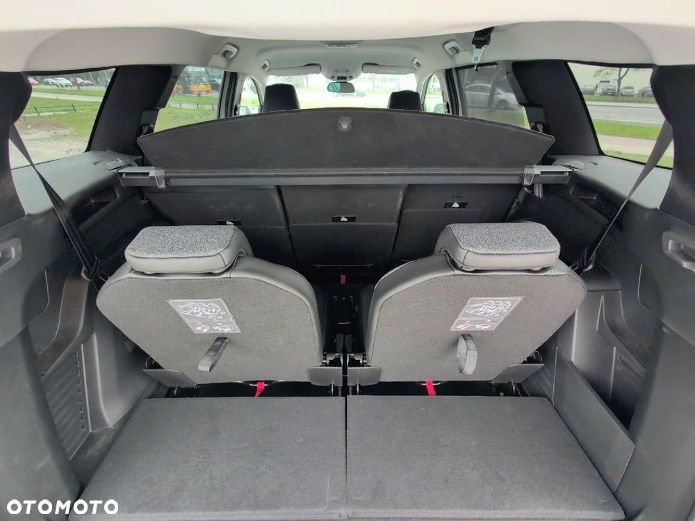 Peugeot 5008 1.2 PureTech Allure Pack S&S EAT8 - 7