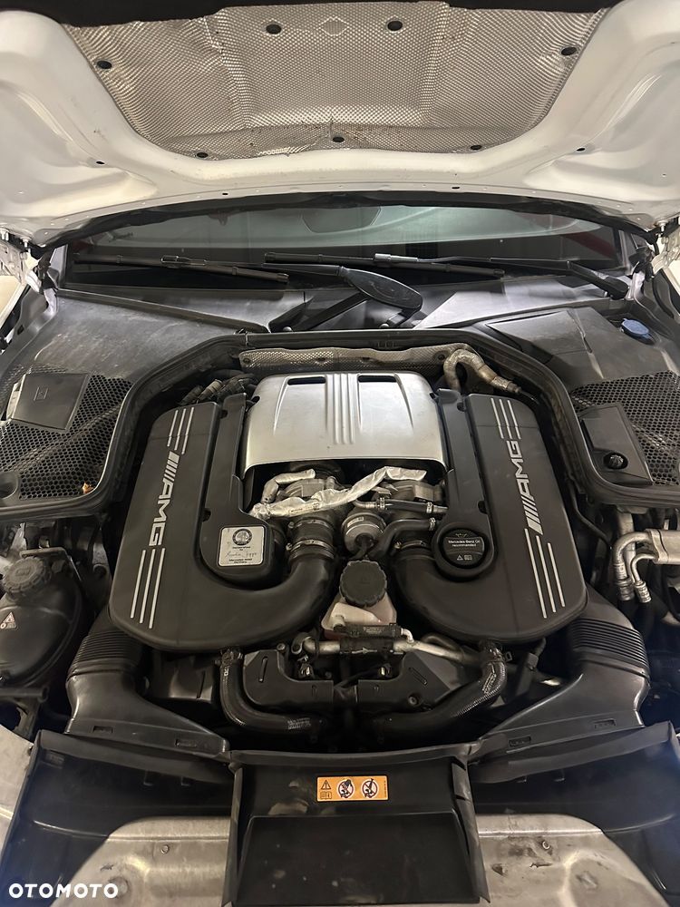 Mercedes-Benz Klasa C AMG 63 - 12