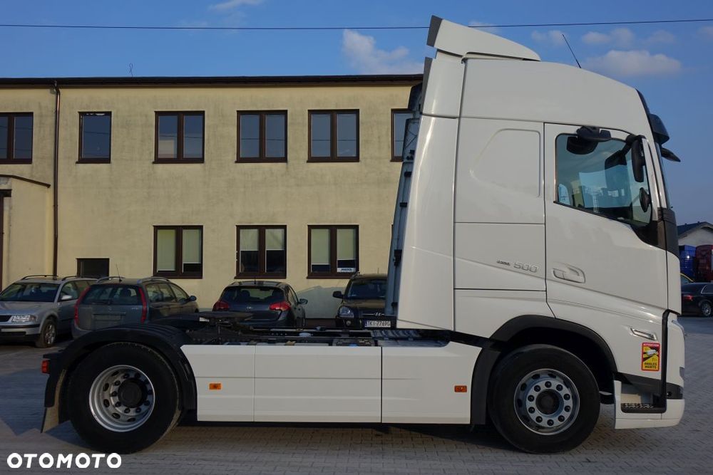 Volvo FH 500 GLOBETROTTER / I-SAVE / STANDARD / AUTOMAT / EURO 6 / KLIMATYZACJA POSTOJOWA / LODÓWKA / LED / NAVI / 2 ZBIORNIKI - 4